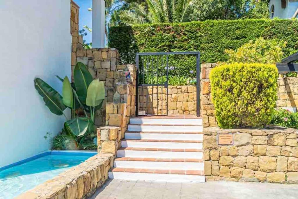 Luxury Apartamento En Rio Real マルベーリャ エクステリア 写真